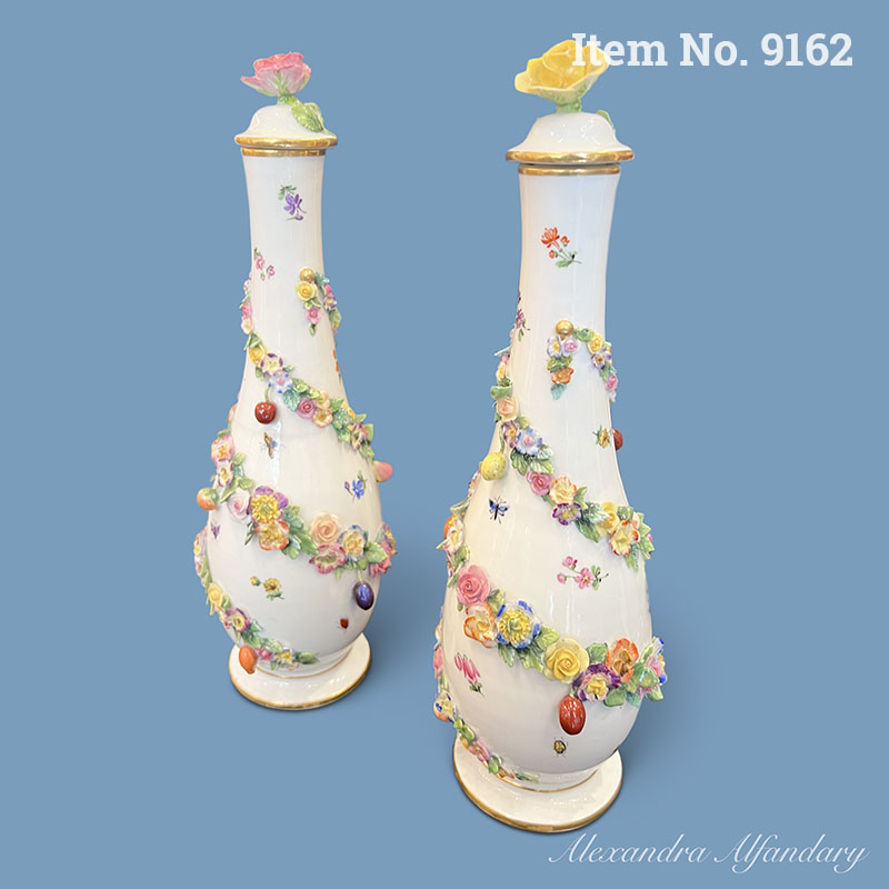 Item No. 9162: A Very Decorative Pair Of Meissen Porcelain Vases, ca. 1870-1880